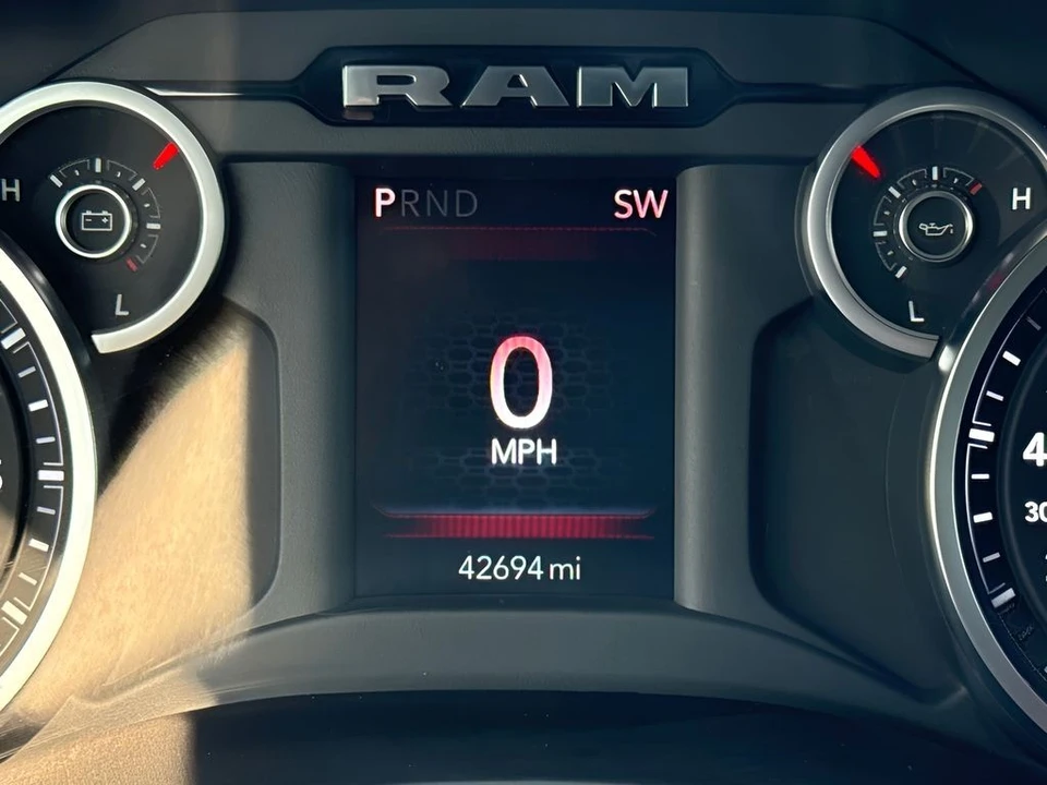 2025 Ram 2500 - Image 23 of 31