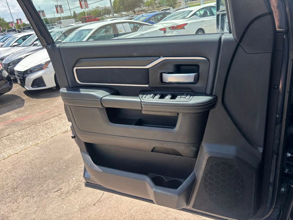 2025 Ram 2500 - Image 7 of 31