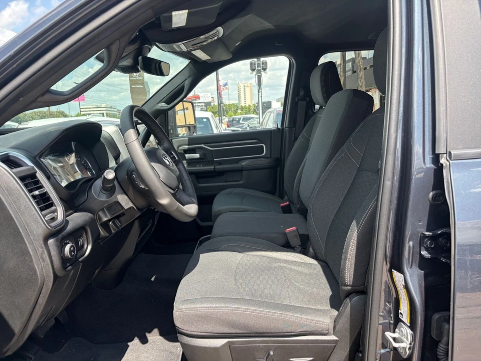 2025 Ram 2500 - Image 29 of 31