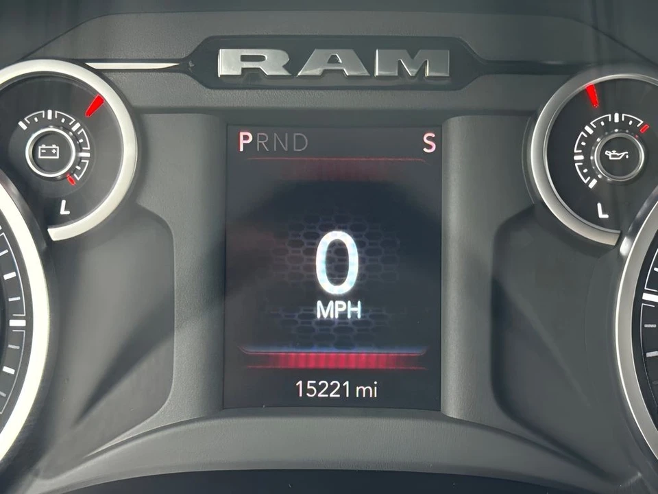 2025 Ram 2500 - Image 16 of 27