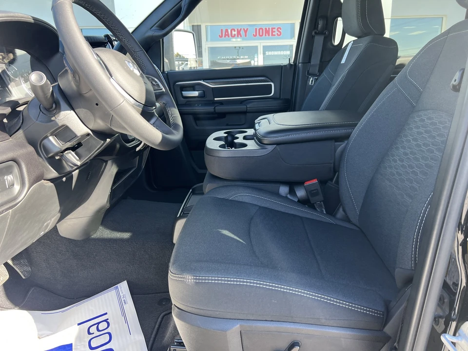 2025 Ram 2500 - Image 21 of 31