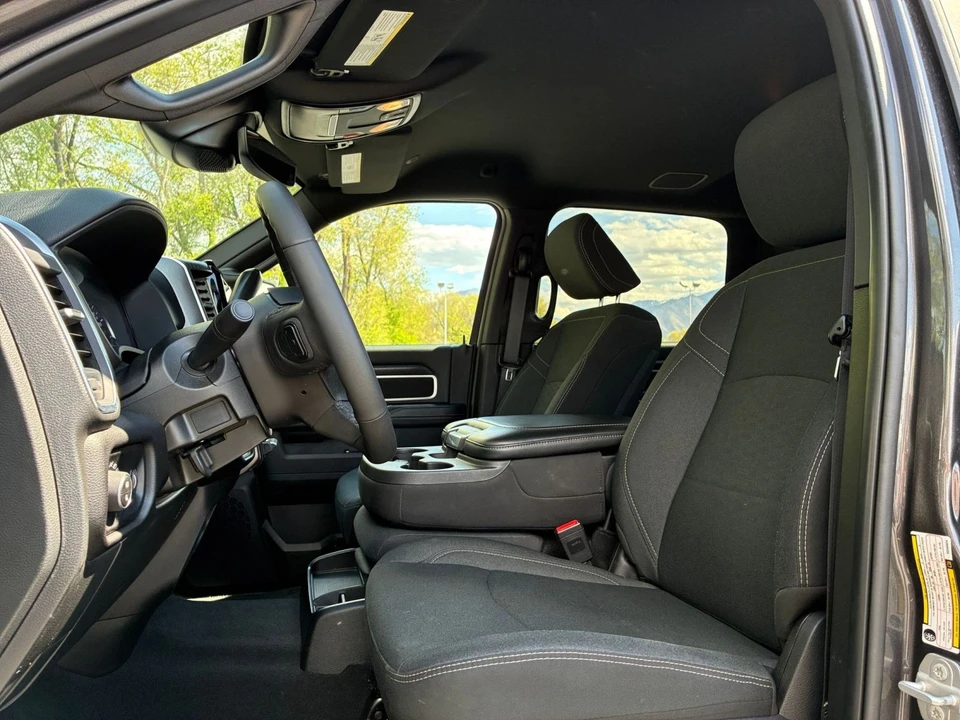 2025 Ram 2500 - Image 24 of 31