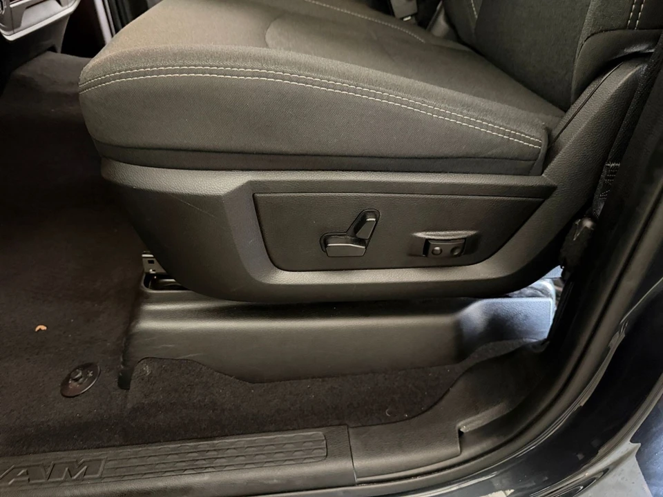 2025 Ram 2500 - Image 23 of 31