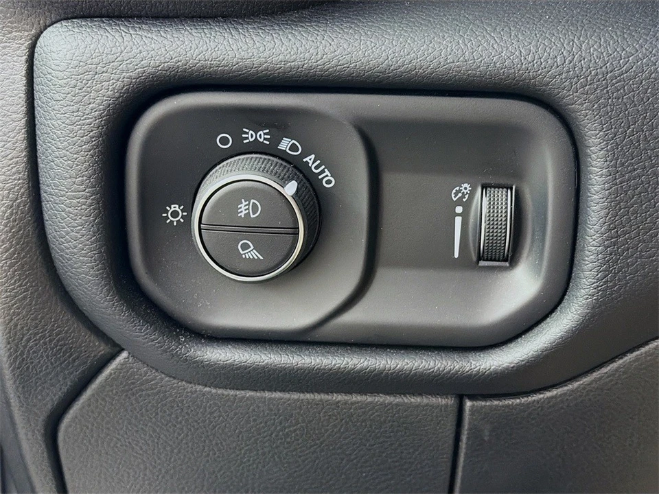 2025 Ram 2500 - Image 11 of 12