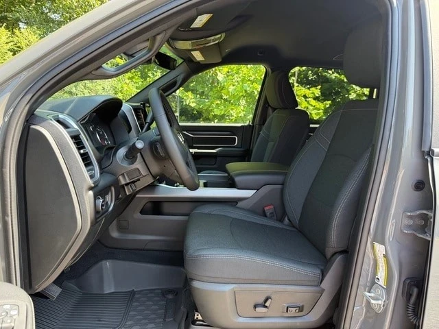 2025 Ram 2500 - Image 13 of 21