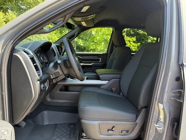 2025 Ram 2500 - Image 13 of 21