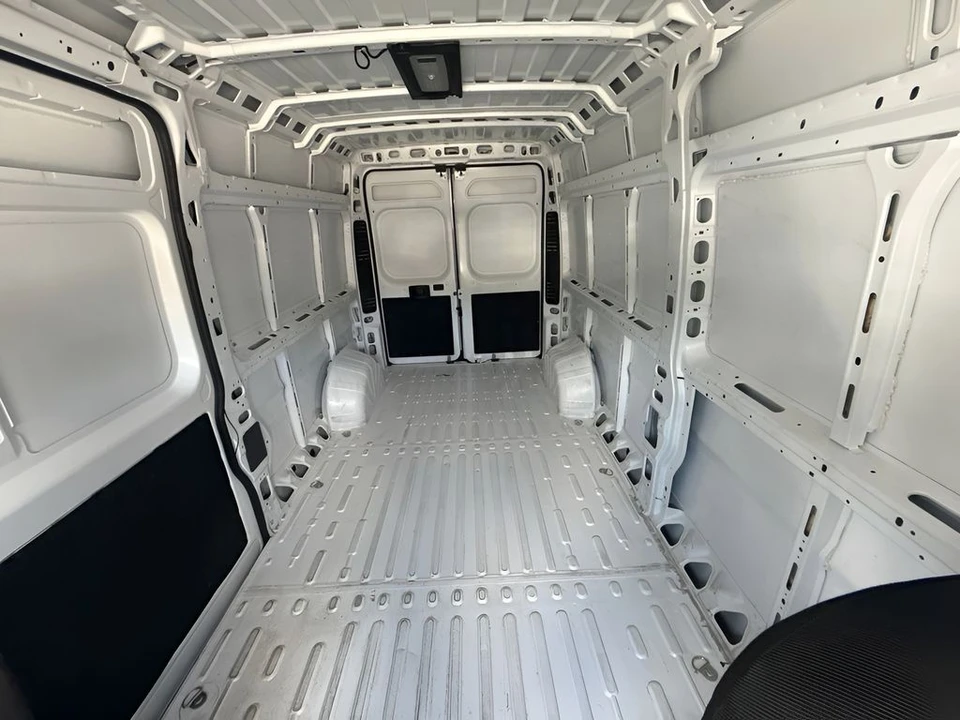 2025 Ram 2500 - Image 10 of 27