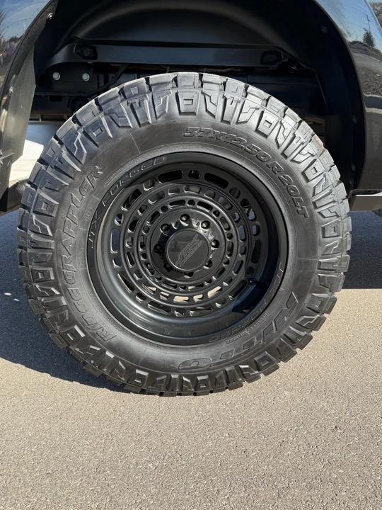 2025 Ram 2500 - Image 13 of 18