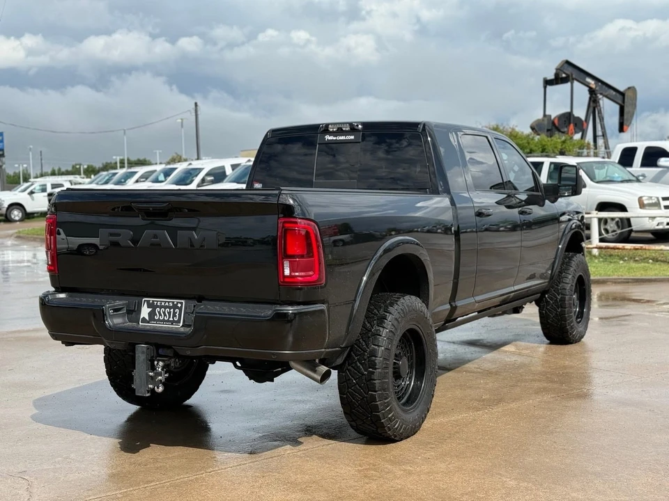 2025 Ram 2500 - Image 3 of 18