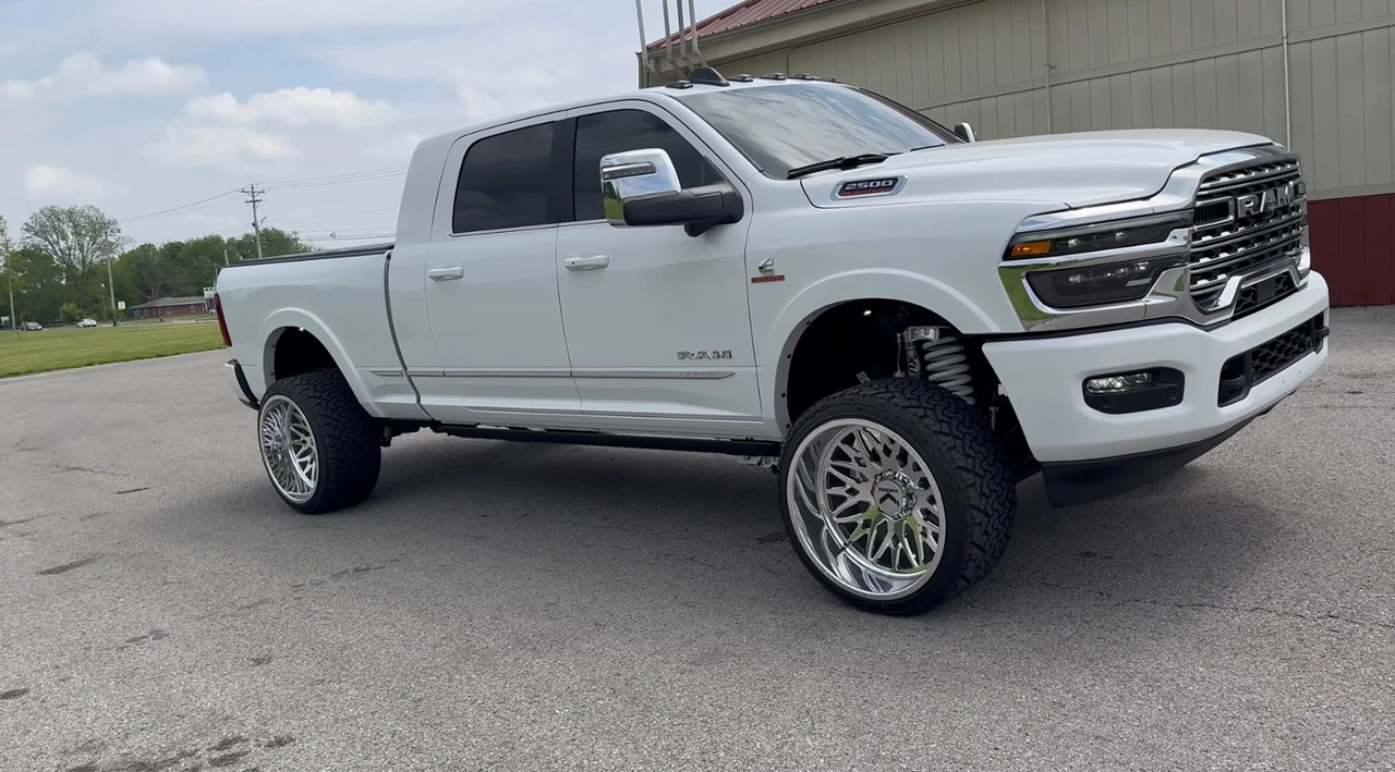 2025 Ram 2500 - Image 4 of 12