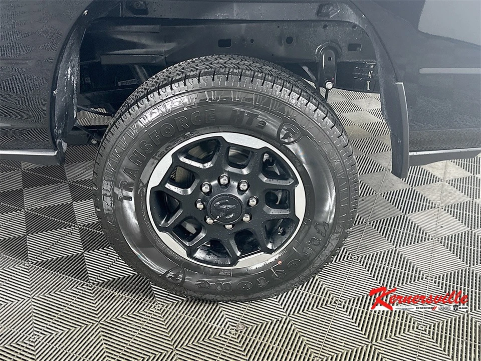 2025 Ram 2500 - Image 17 of 21