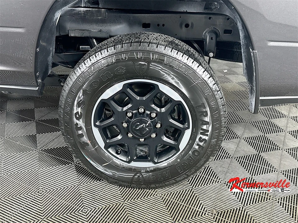 2025 Ram 2500 - Image 17 of 21