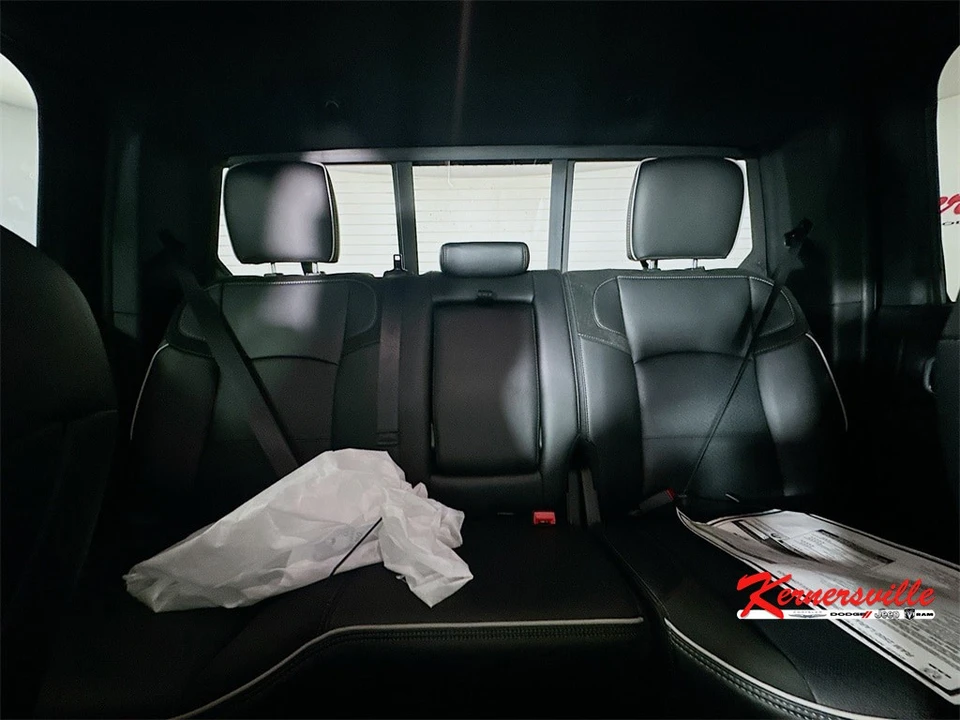 2025 Ram 2500 - Image 10 of 12
