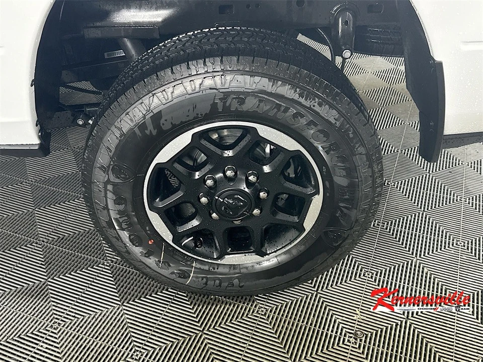 2025 Ram 2500 - Image 17 of 21