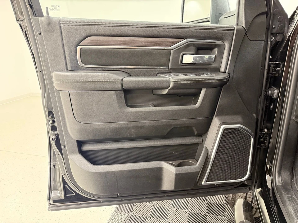 2025 Ram 2500 - Image 13 of 31