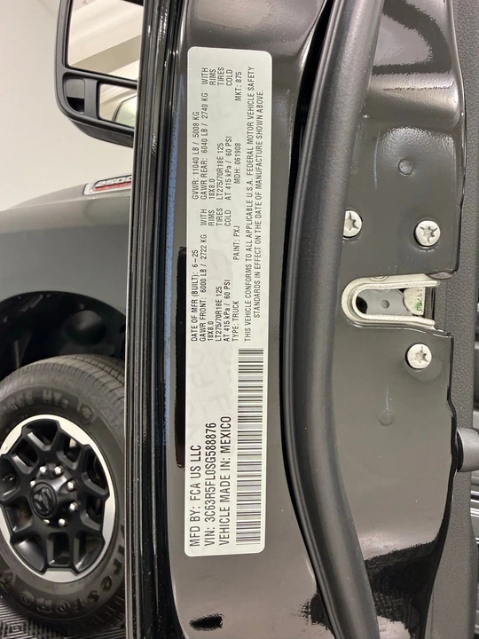 2025 Ram 2500 - Image 17 of 31