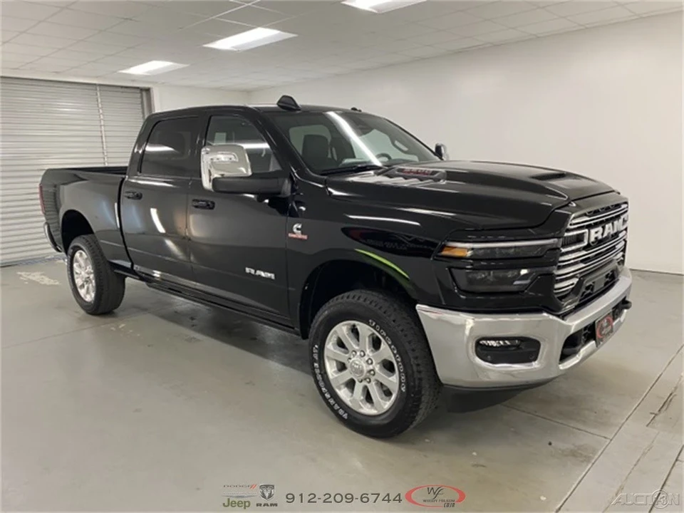 2025 Ram 2500 - Image 3 of 12