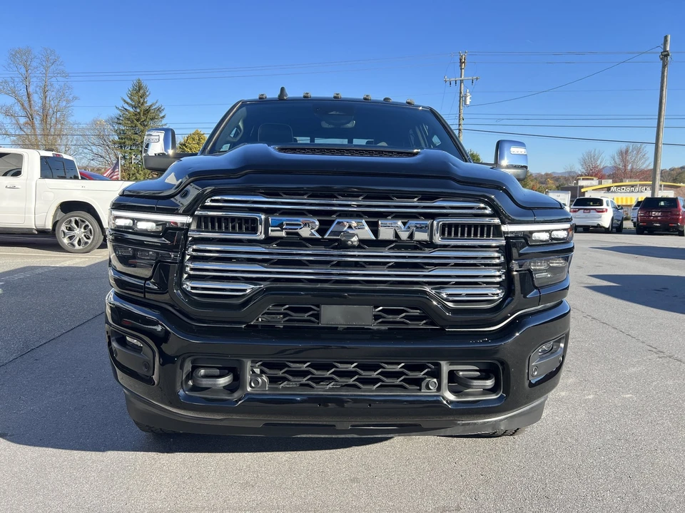 2025 Ram 2500 - Image 5 of 12