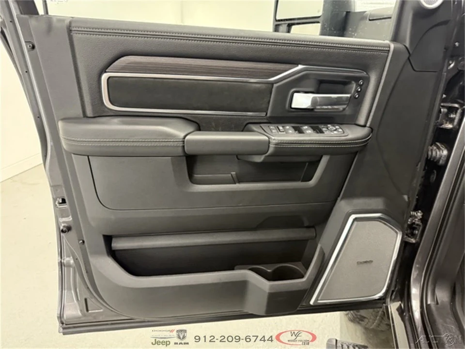 2025 Ram 2500 - Image 11 of 12