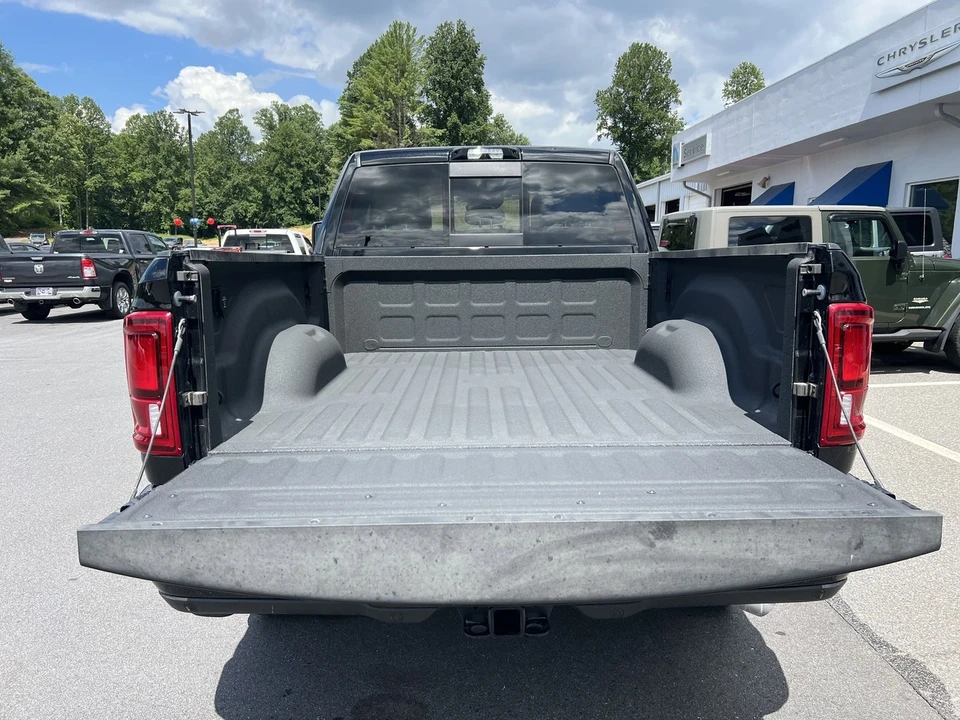 2025 Ram 2500 - Image 11 of 21