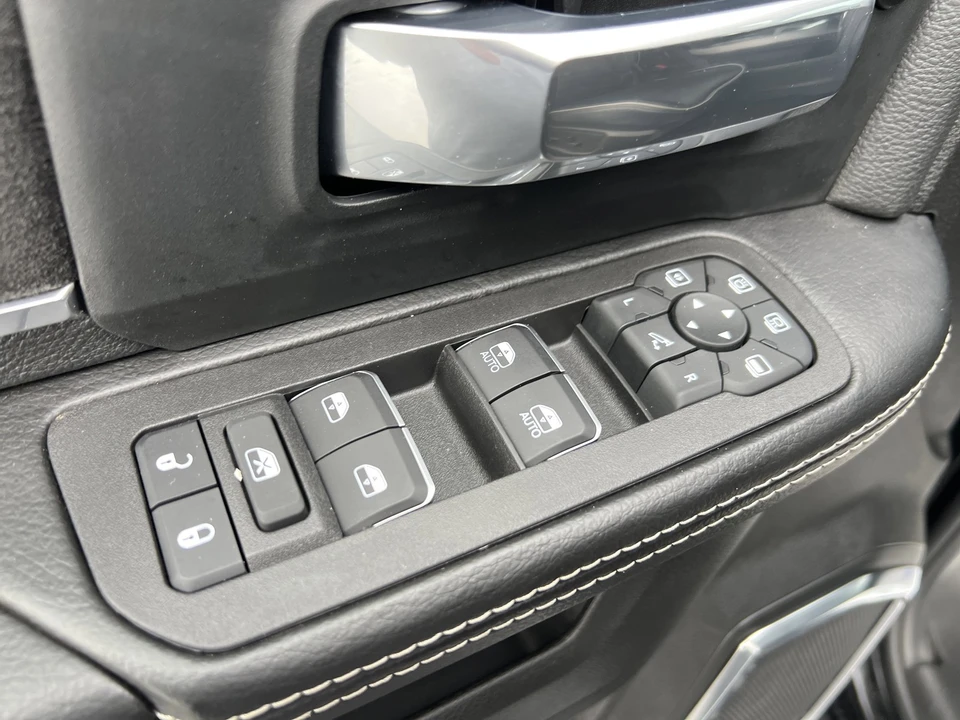 2025 Ram 2500 - Image 18 of 31