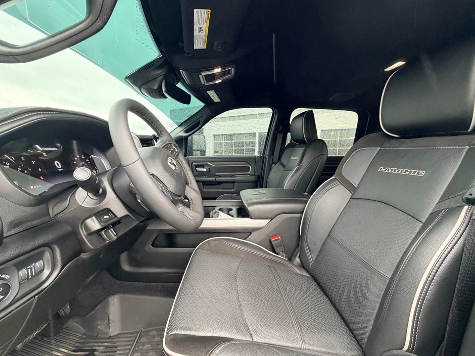 2025 Ram 2500 - Image 3 of 7