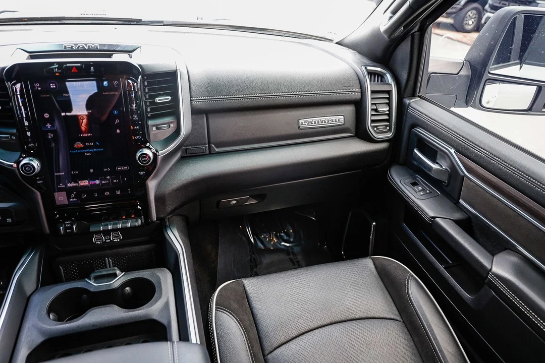 2025 Ram 2500 - Image 15 of 31