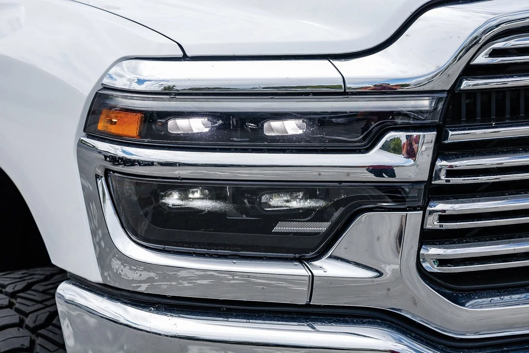 2025 Ram 2500 - Image 7 of 31