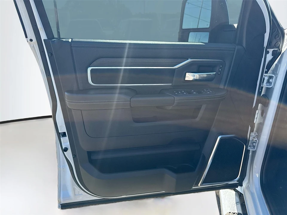 2025 Ram 2500 - Image 9 of 16