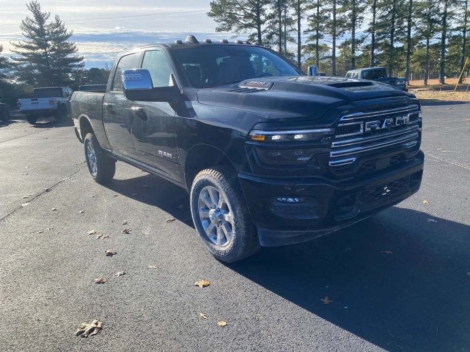 2025 Ram 2500 - Image 3 of 12