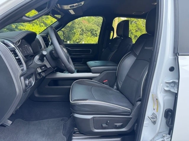 2025 Ram 2500 - Image 17 of 31