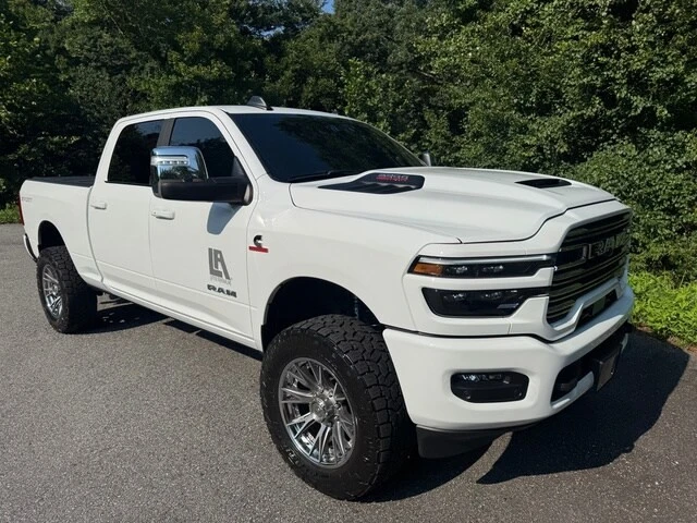 2025 Ram 2500 - Image 4 of 31