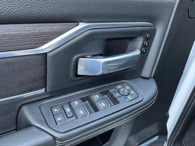 2025 Ram 2500 - Image 18 of 31