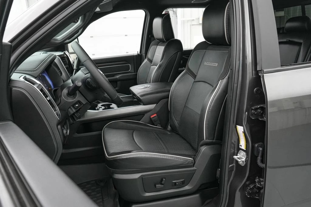 2025 Ram 2500 - Image 13 of 28