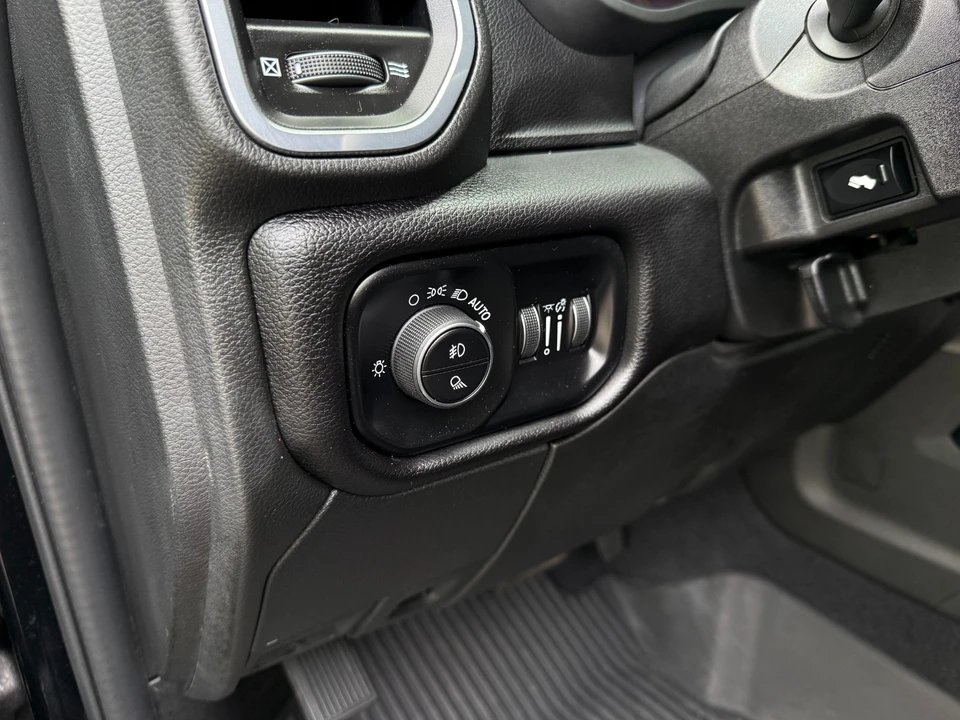 2025 Ram 2500 - Image 13 of 31