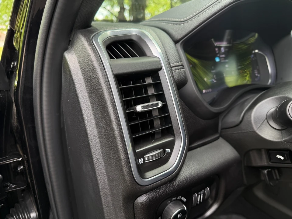 2025 Ram 2500 - Image 14 of 31