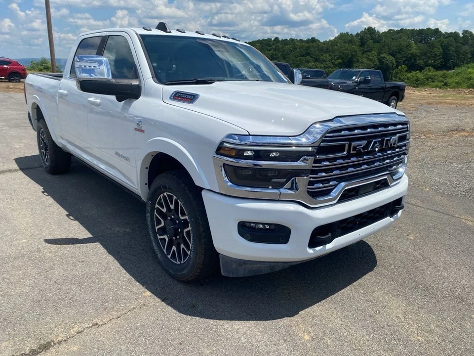 2025 Ram 2500 - Image 3 of 12