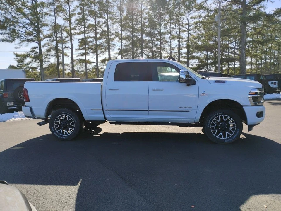 2025 Ram 2500 - Image 4 of 12