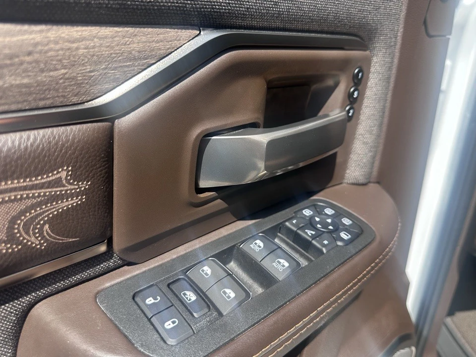 2025 Ram 2500 - Image 4 of 12