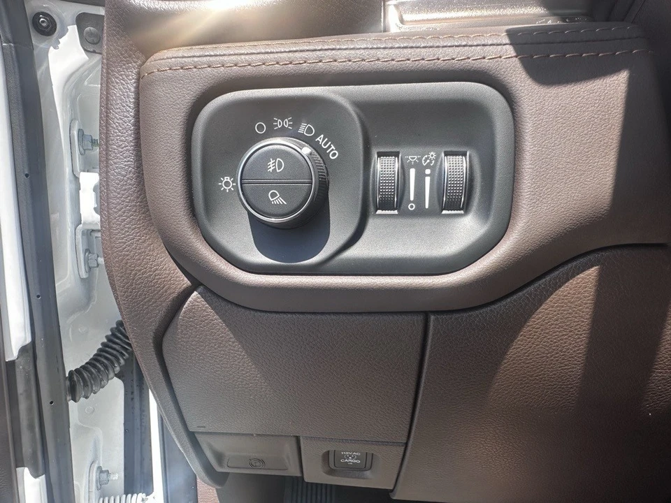 2025 Ram 2500 - Image 5 of 12