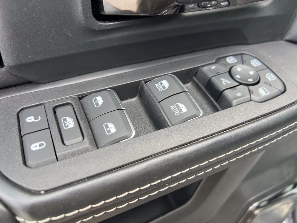2025 Ram 2500 - Image 23 of 31