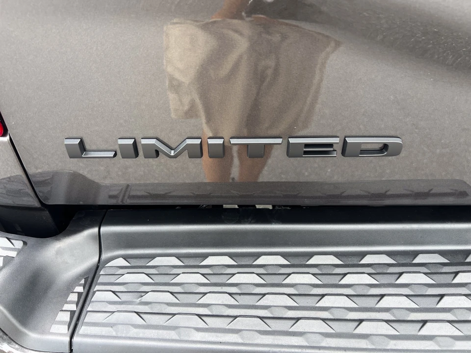 2025 Ram 2500 - Image 9 of 31
