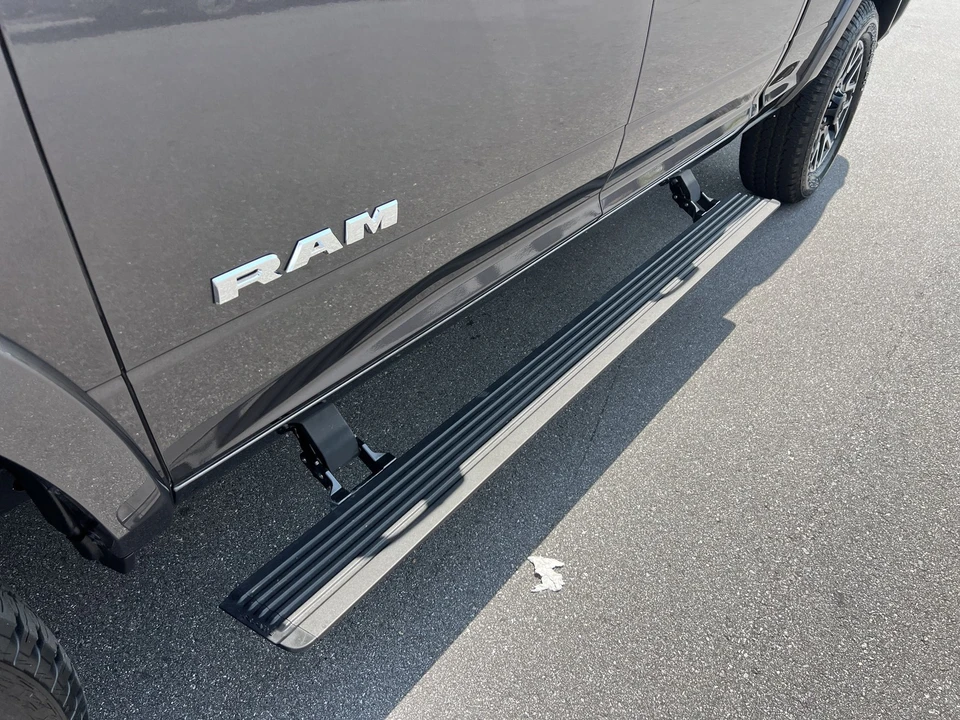 2025 Ram 2500 - Image 23 of 31