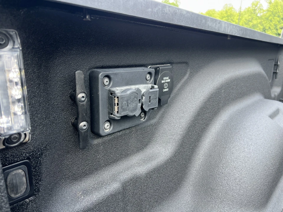 2025 Ram 2500 - Image 13 of 31