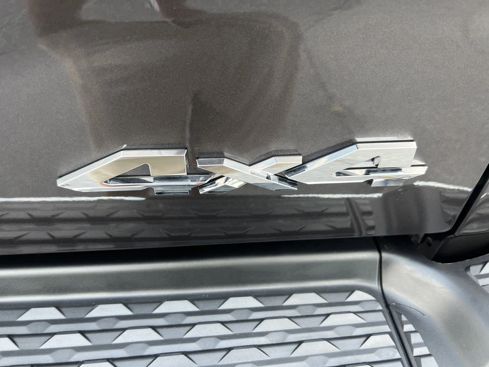 2025 Ram 2500 - Image 10 of 31