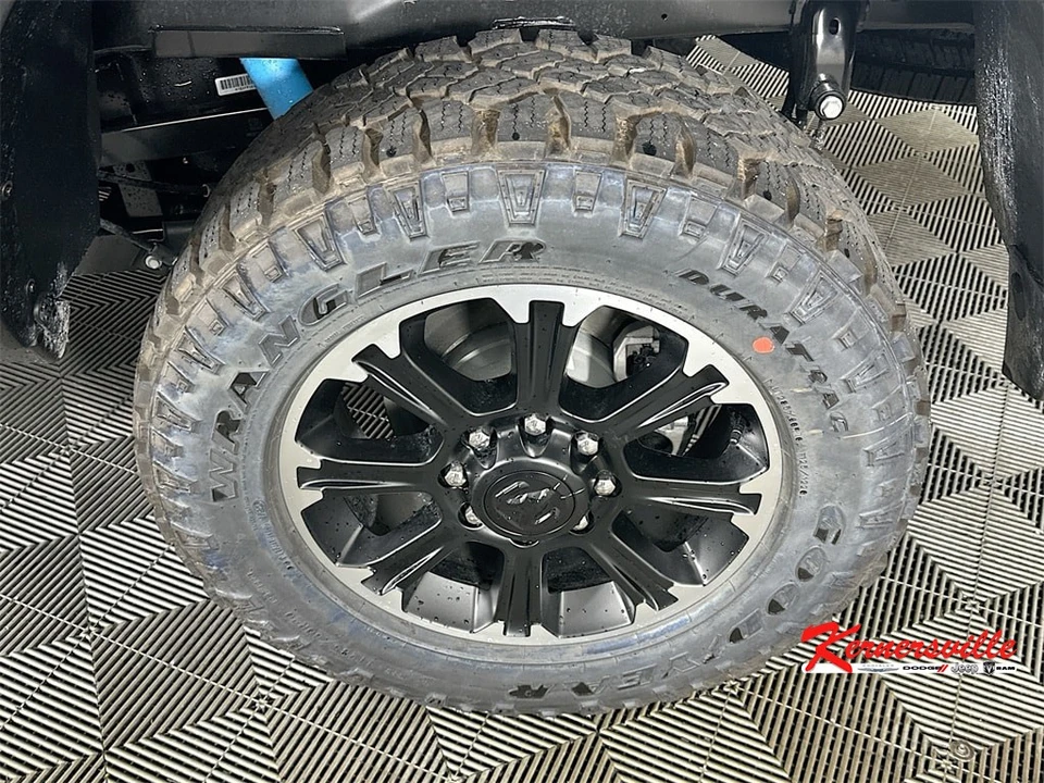 2025 Ram 2500 - Image 17 of 21