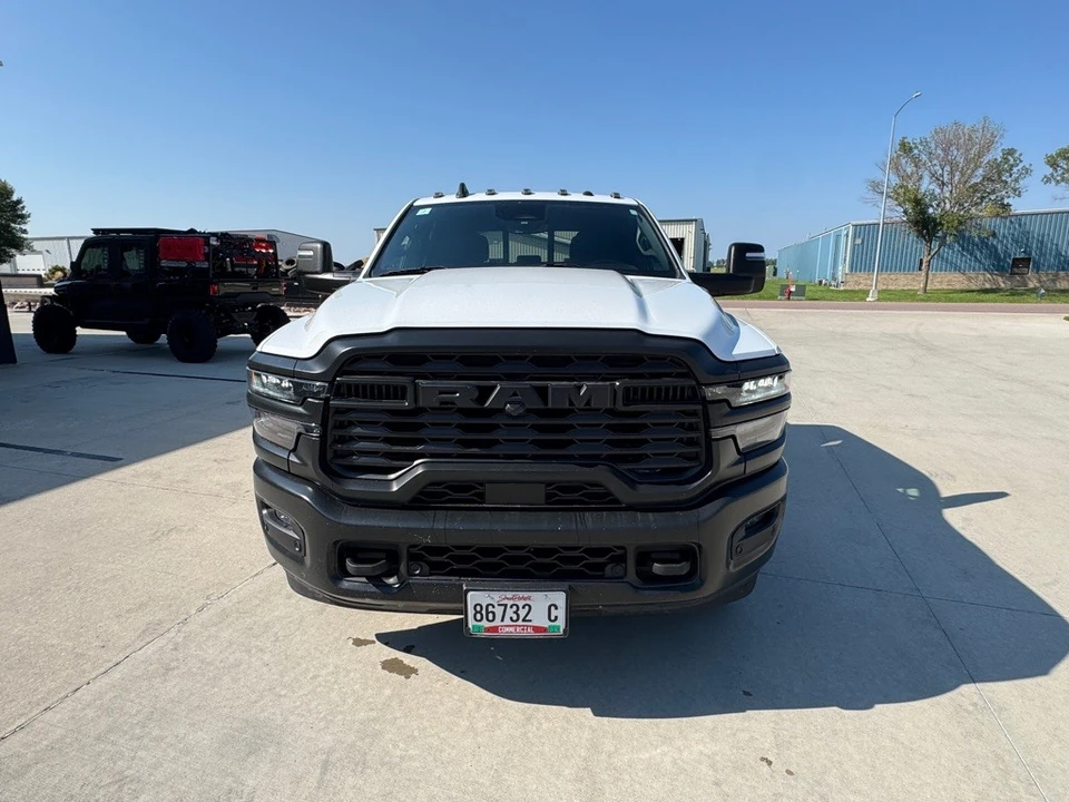 2025 Ram 2500 - Image 3 of 8