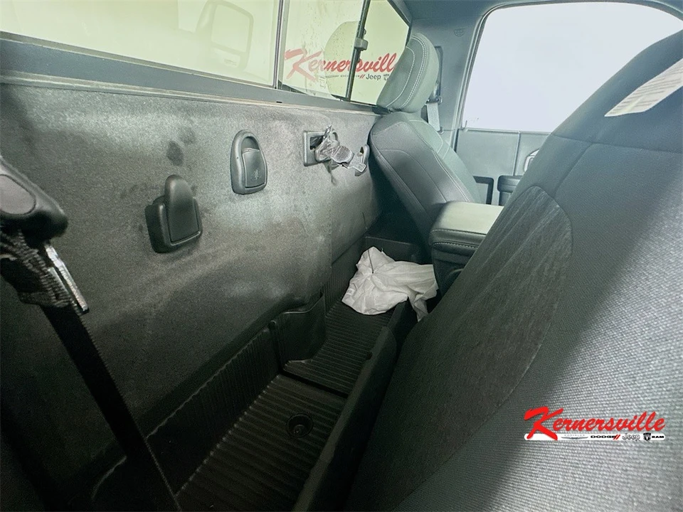 2025 Ram 2500 - Image 10 of 12
