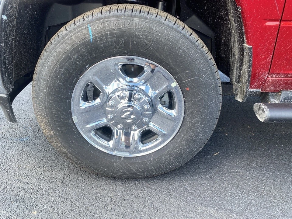 2025 Ram 2500 - Image 9 of 12
