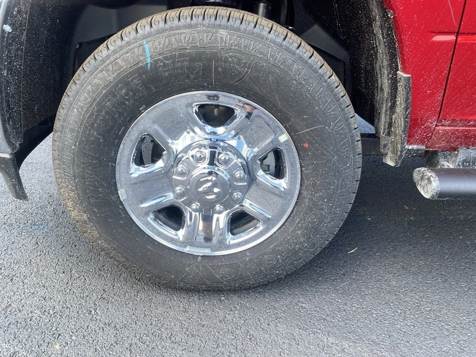 2025 Ram 2500 - Image 9 of 12